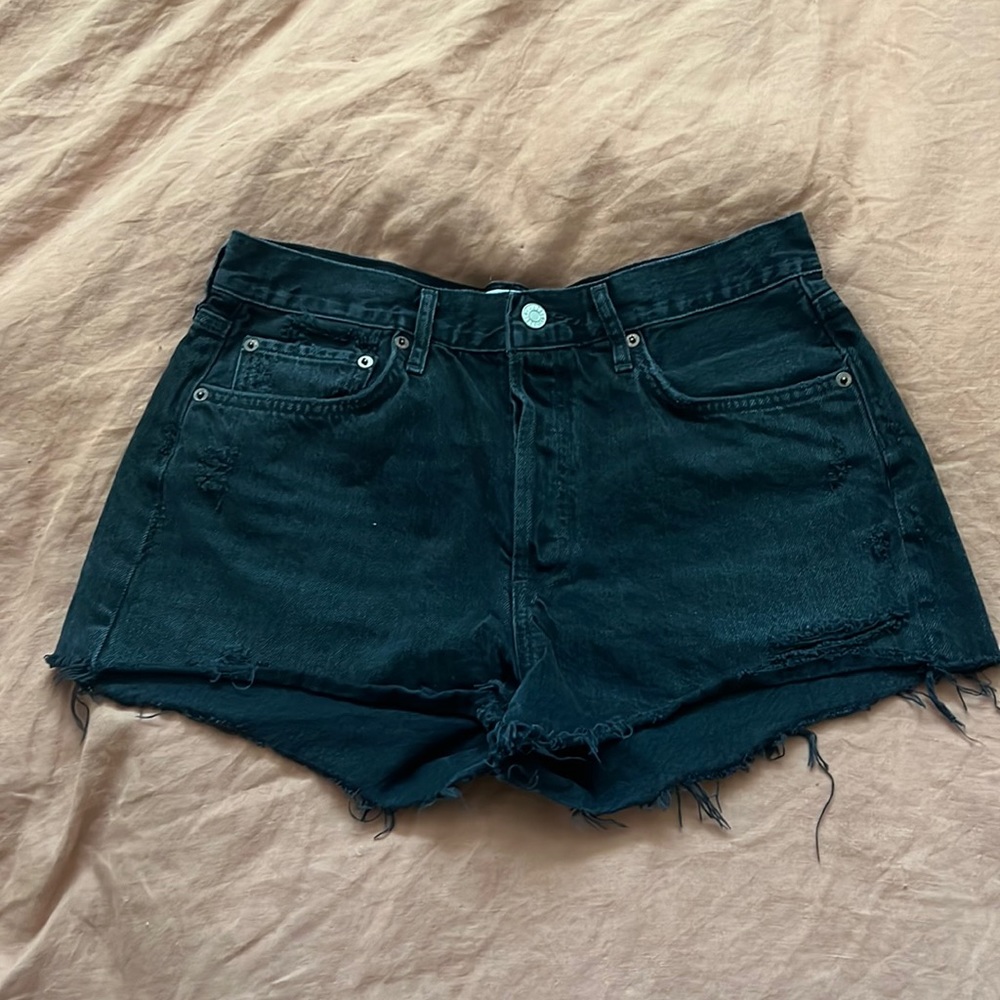 Agolde jean shorts worn once. They’re just too big for me! Perfect condition.
